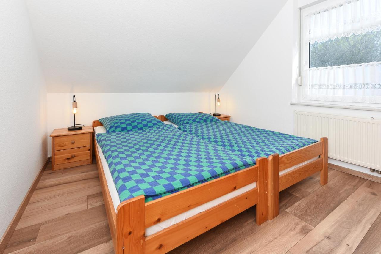 Ferienwohnung Wattgefluester Езенс Екстериор снимка