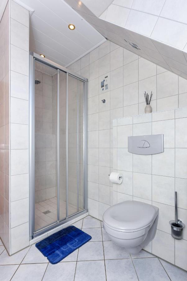 Ferienwohnung Wattgefluester Езенс Екстериор снимка