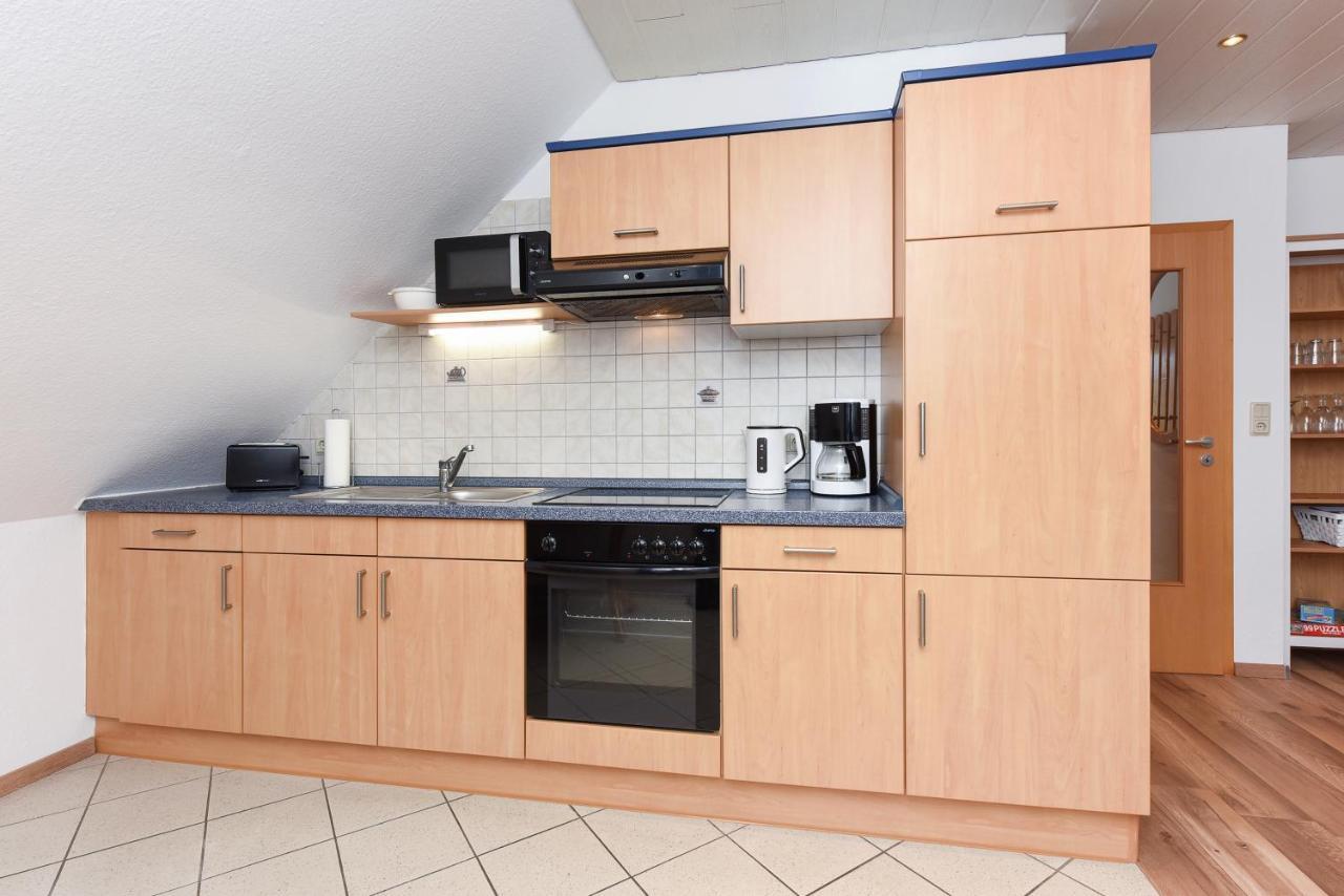 Ferienwohnung Wattgefluester Езенс Екстериор снимка