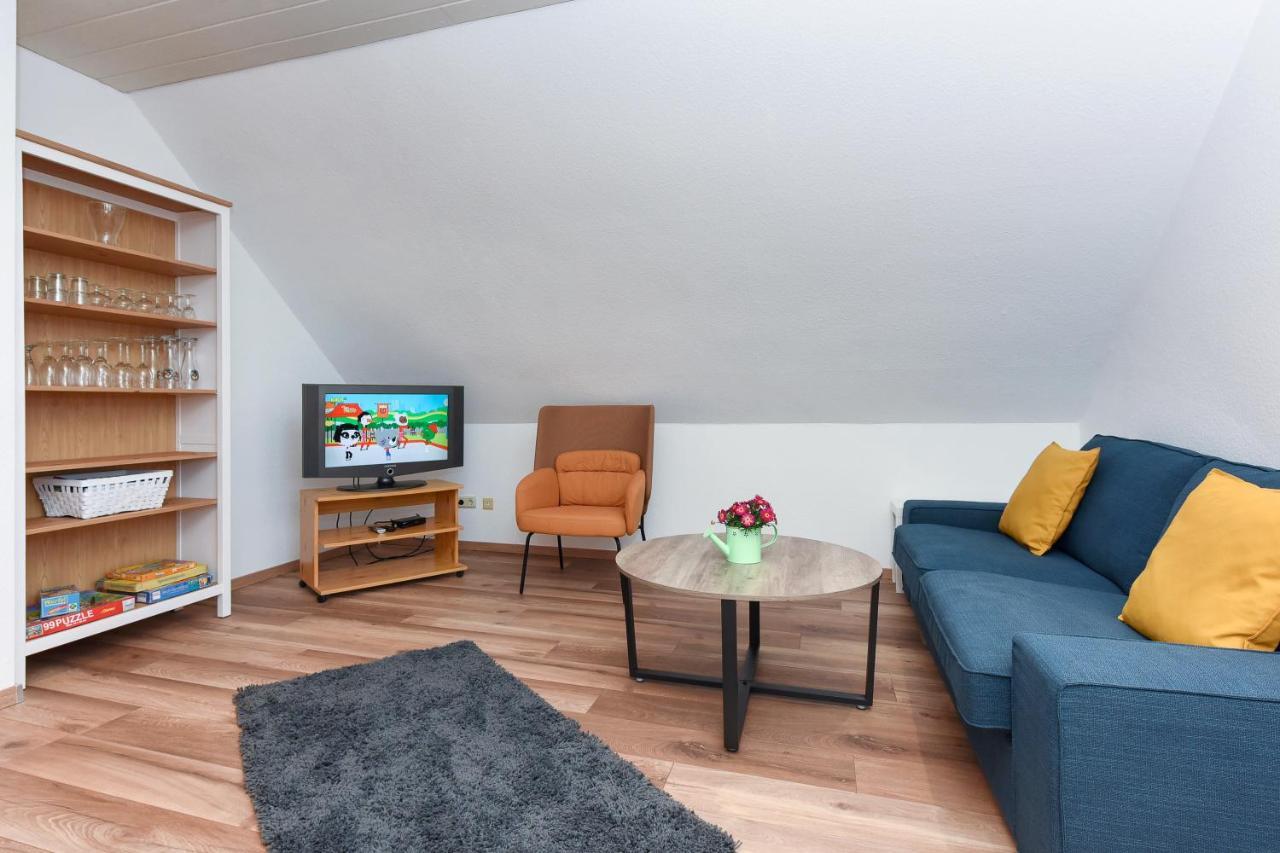 Ferienwohnung Wattgefluester Езенс Екстериор снимка