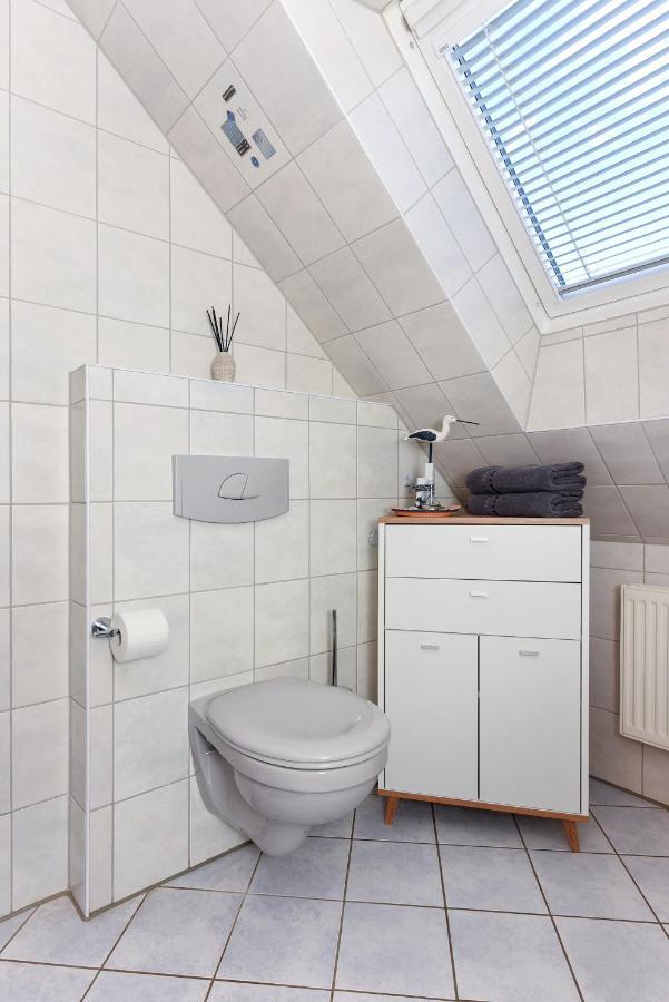 Ferienwohnung Wattgefluester Езенс Екстериор снимка